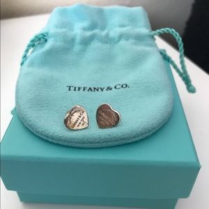 Return to Tiffany’s mini heart earrings